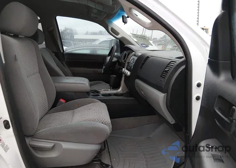 2010 Toyota Tundra Grade 4.6L V8 z USA, uszkodzony, nr VIN 5TFRM5F17AX010431